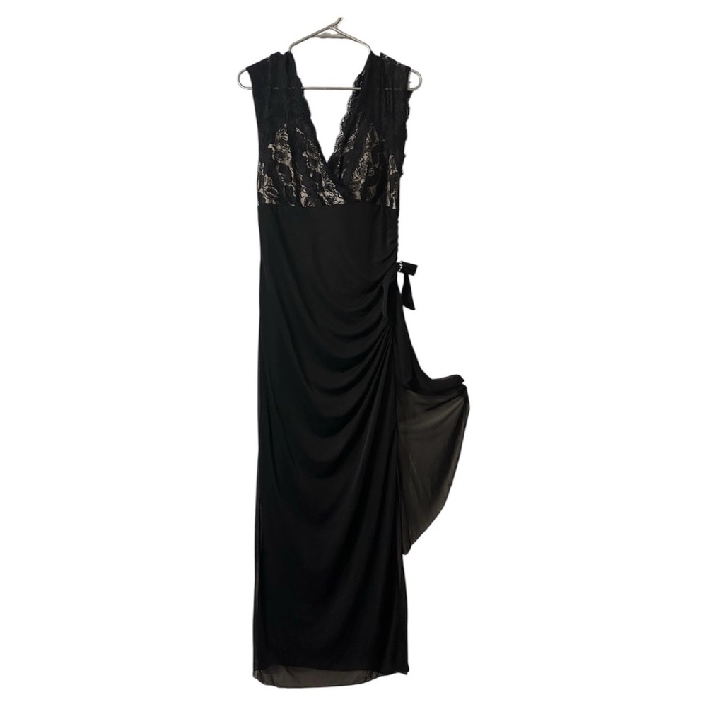 Elegant Black Lace Evening Gown